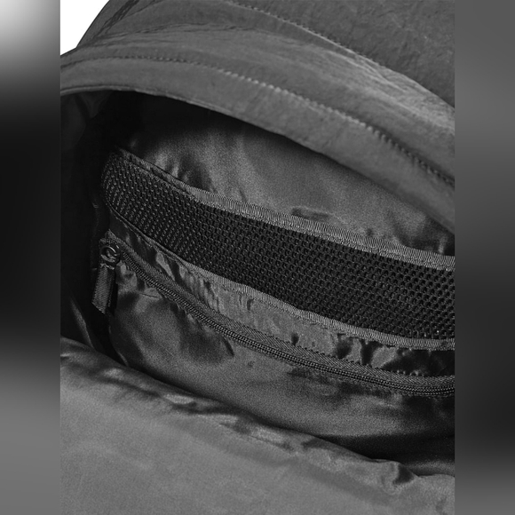 VICTORIA'S SECRET PINK Puffer Backpack - Black - Picture 4 of 4